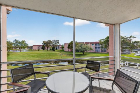 Купить кондоминиум в Санрайз, Флорида 2 спальни, 95.69м2, № 2002332 - фото 4