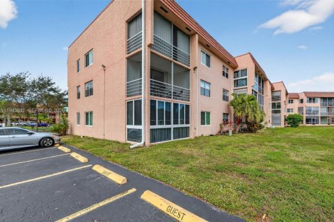 Купить кондоминиум в Санрайз, Флорида 2 спальни, 95.69м2, № 2002332 - фото 22