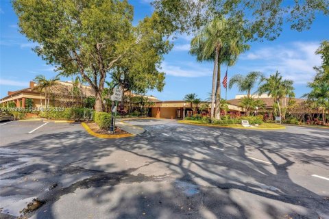 Купить кондоминиум в Санрайз, Флорида 2 спальни, 95.69м2, № 2002332 - фото 25