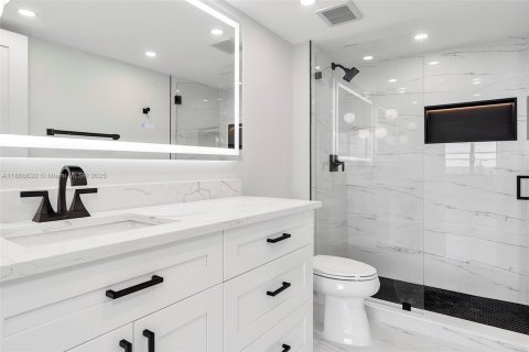 Copropriété à vendre à Miami, Floride: 2 chambres, 122.26 m2 № 1928715 - photo 17
