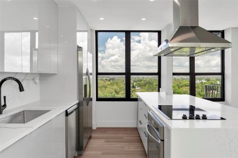 Copropriété à vendre à Miami, Floride: 2 chambres, 122.26 m2 № 1928715 - photo 2