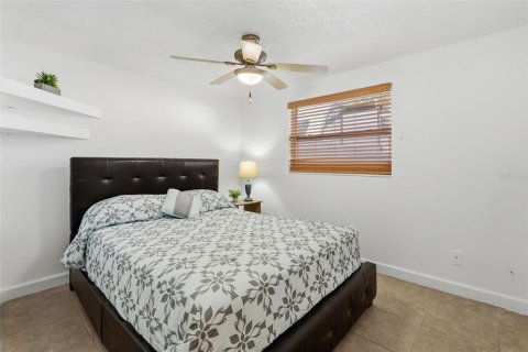 Villa ou maison à vendre à Tampa, Floride: 4 chambres, 106.84 m2 № 2437271 - photo 5