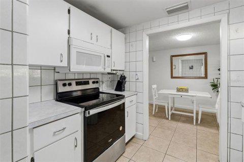 Villa ou maison à vendre à Tampa, Floride: 4 chambres, 106.84 m2 № 2437271 - photo 25