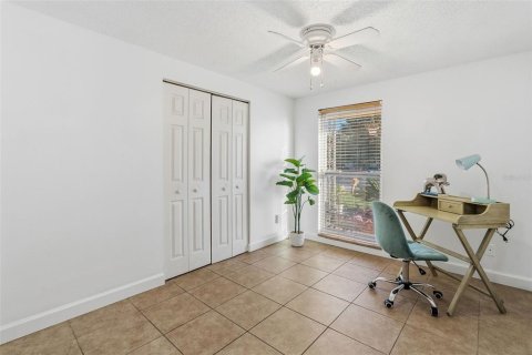 Villa ou maison à vendre à Tampa, Floride: 4 chambres, 106.84 m2 № 2437271 - photo 6
