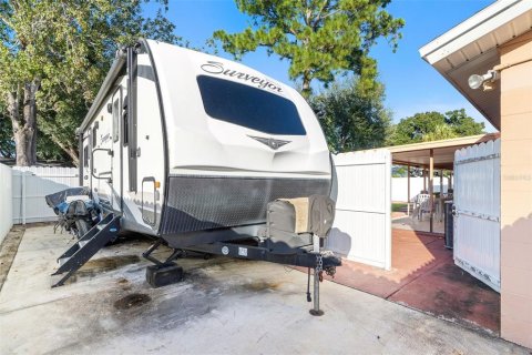 Villa ou maison à vendre à Tampa, Floride: 4 chambres, 106.84 m2 № 2437271 - photo 10