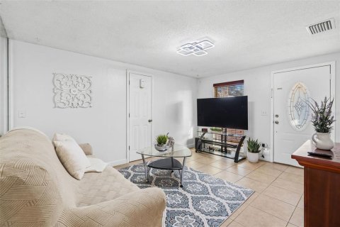 Villa ou maison à vendre à Tampa, Floride: 4 chambres, 106.84 m2 № 2437271 - photo 18