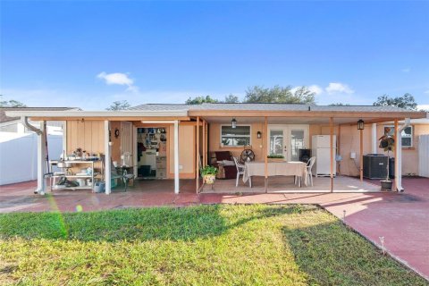 Villa ou maison à vendre à Tampa, Floride: 4 chambres, 106.84 m2 № 2437271 - photo 7