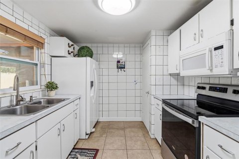 Villa ou maison à vendre à Tampa, Floride: 4 chambres, 106.84 m2 № 2437271 - photo 23