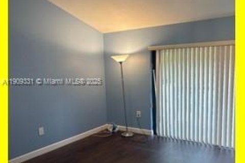 Купить виллу или дом в Майами, Флорида 2 спальни, 107.02м2, № 1965138 - фото 12