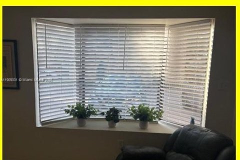 Купить виллу или дом в Майами, Флорида 2 спальни, 107.02м2, № 1965138 - фото 3