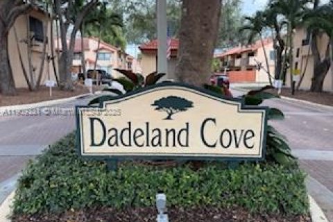 Купить виллу или дом в Майами, Флорида 2 спальни, 107.02м2, № 1965138 - фото 1