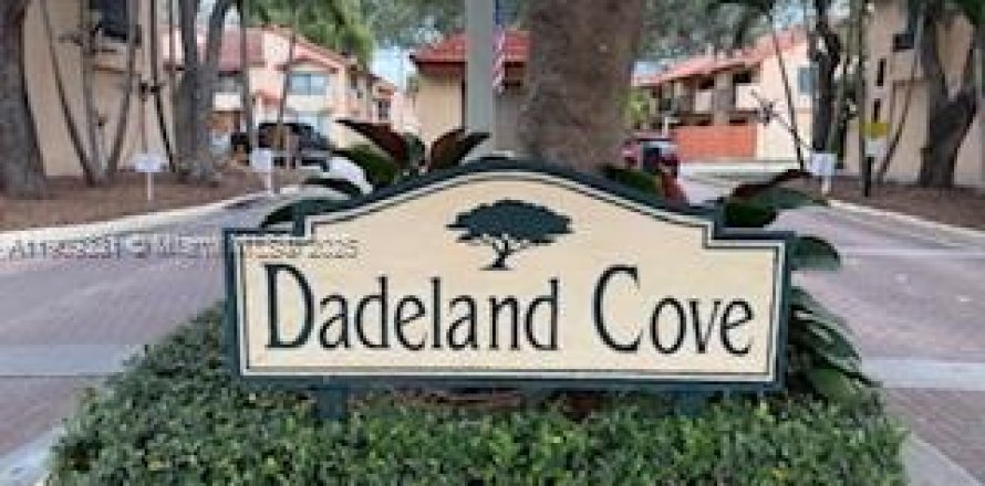 Дом в Майами, Флорида 2 спальни, 107.02м2 № 1965138