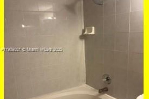 Купить виллу или дом в Майами, Флорида 2 спальни, 107.02м2, № 1965138 - фото 6