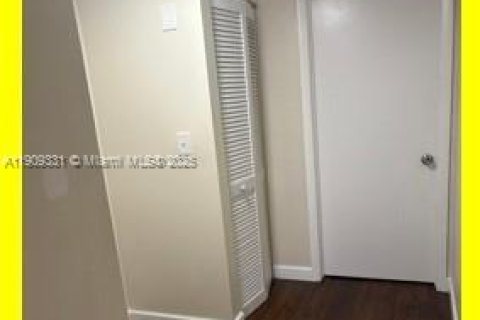 Купить виллу или дом в Майами, Флорида 2 спальни, 107.02м2, № 1965138 - фото 27