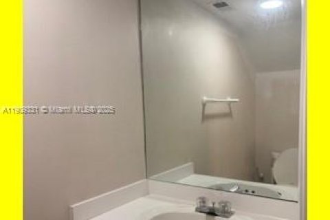 Купить виллу или дом в Майами, Флорида 2 спальни, 107.02м2, № 1965138 - фото 4