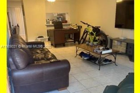 Купить виллу или дом в Майами, Флорида 2 спальни, 107.02м2, № 1965138 - фото 23