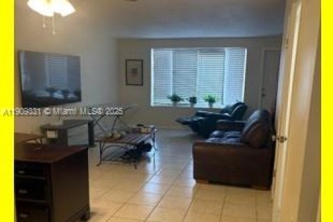 Купить виллу или дом в Майами, Флорида 2 спальни, 107.02м2, № 1965138 - фото 22