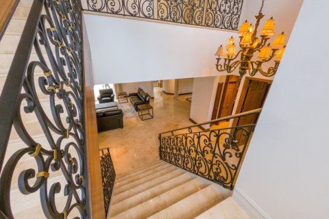 Casa en alquiler en Fort Lauderdale, Florida, 5 dormitorios, 399.76 m2 № 1154478 - foto 1
