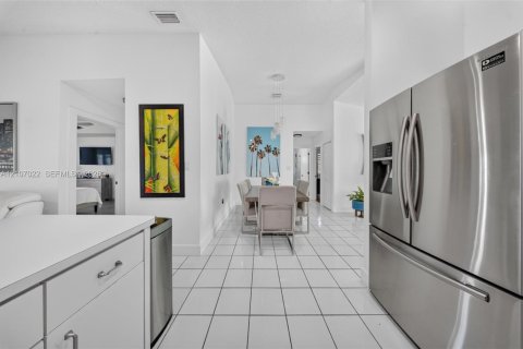 Купить виллу или дом в Майами, Флорида 3 спальни, 158.86м2, № 2417791 - фото 10