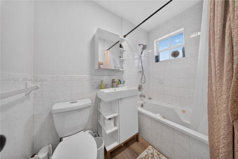 Купить виллу или дом в Майами, Флорида 3 спальни, 158.86м2, № 2417791 - фото 20