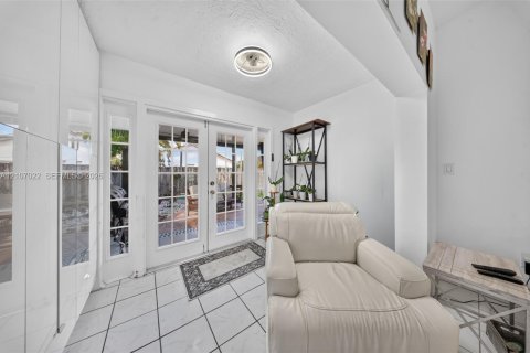 Купить виллу или дом в Майами, Флорида 3 спальни, 158.86м2, № 2417791 - фото 16
