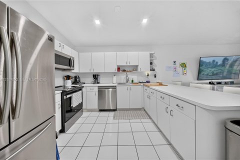 Купить виллу или дом в Майами, Флорида 3 спальни, 158.86м2, № 2417791 - фото 8