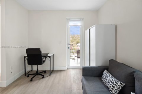 Adosado en venta en Fort Lauderdale, Florida, 3 dormitorios, 188.96 m2 № 1889533 - foto 18