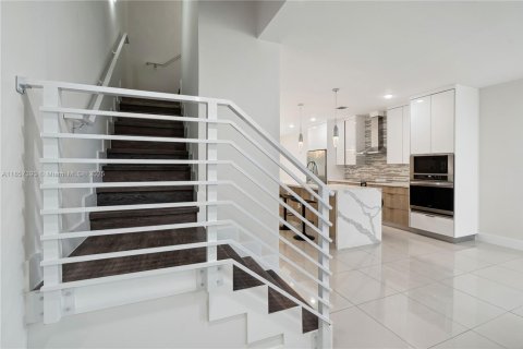 Adosado en venta en Fort Lauderdale, Florida, 3 dormitorios, 188.96 m2 № 1889533 - foto 11
