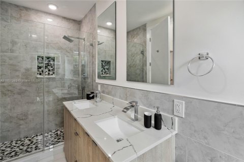 Adosado en venta en Fort Lauderdale, Florida, 3 dormitorios, 188.96 m2 № 1889533 - foto 15