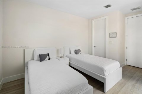 Adosado en venta en Fort Lauderdale, Florida, 3 dormitorios, 188.96 m2 № 1889533 - foto 19