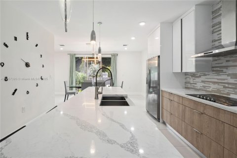 Adosado en venta en Fort Lauderdale, Florida, 3 dormitorios, 188.96 m2 № 1889533 - foto 5