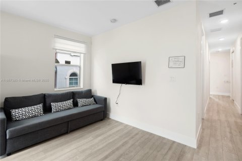 Adosado en venta en Fort Lauderdale, Florida, 3 dormitorios, 188.96 m2 № 1889533 - foto 17