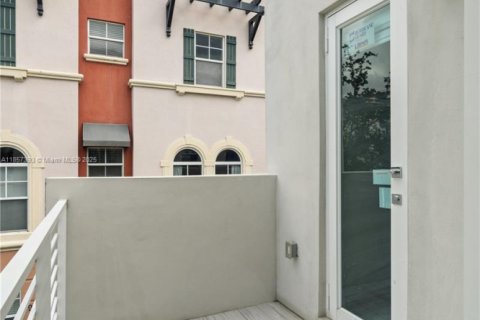 Adosado en venta en Fort Lauderdale, Florida, 3 dormitorios, 188.96 m2 № 1889533 - foto 23