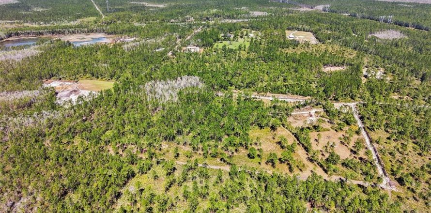Terreno en DeLand, Florida № 2119879
