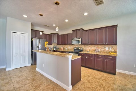 House in Davenport, Florida 4 bedrooms, 210.05 sq.m. № 1878113 - photo 30