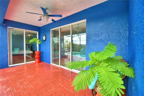 House in Davenport, Florida 4 bedrooms, 210.05 sq.m. № 1878113 - photo 25