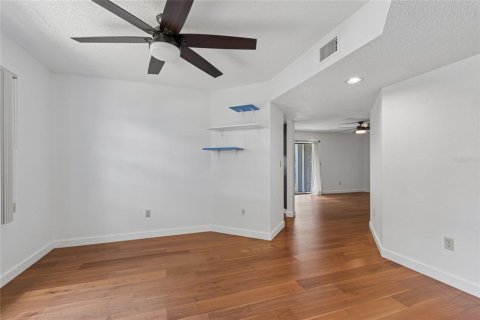 Condo in Seminole, Florida, 2 bedrooms № 2156073 - photo 3