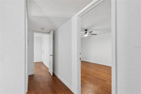Condo in Seminole, Florida, 2 bedrooms № 2156073 - photo 16