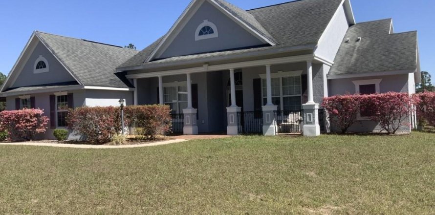 Casa en Dunnellon, Florida 3 dormitorios, 194.26 m2 № 1870975