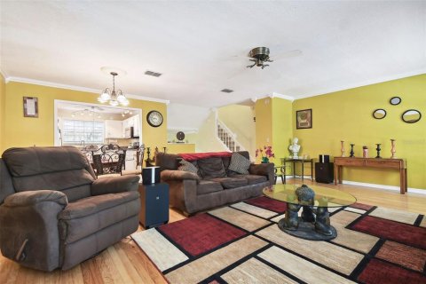 Townhouse in Tampa, Florida 2 bedrooms, 172.61 sq.m. № 2419803 - photo 4