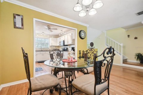 Townhouse in Tampa, Florida 2 bedrooms, 172.61 sq.m. № 2419803 - photo 6