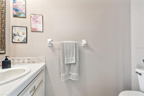 Townhouse in Tampa, Florida 2 bedrooms, 172.61 sq.m. № 2419803 - photo 16