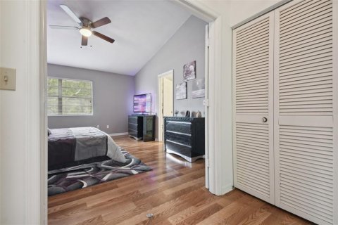 Townhouse in Tampa, Florida 2 bedrooms, 172.61 sq.m. № 2419803 - photo 18