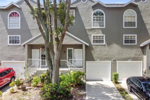 Townhouse in Tampa, Florida 2 bedrooms, 172.61 sq.m. № 2419803