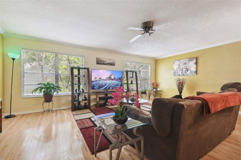 Townhouse in Tampa, Florida 2 bedrooms, 172.61 sq.m. № 2419803 - photo 2
