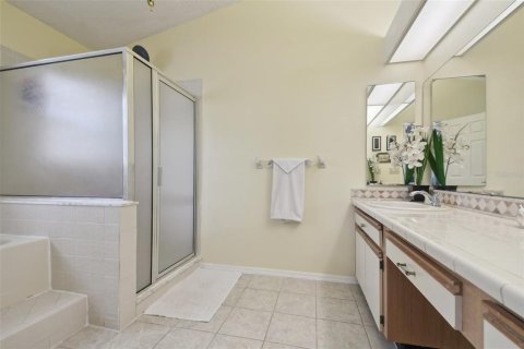 Townhouse in Tampa, Florida 2 bedrooms, 172.61 sq.m. № 2419803 - photo 25