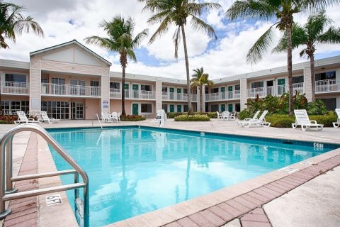 Hotel in Florida City, Florida № 1985486 - photo 3