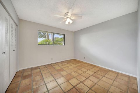 Condo in Pompano Beach, Florida, 2 bedrooms № 2186505 - photo 24