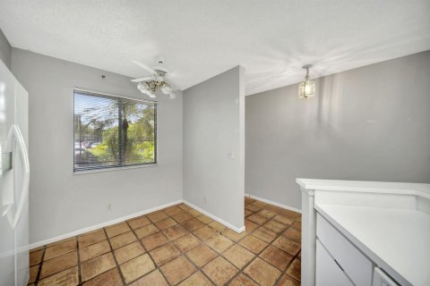 Condo in Pompano Beach, Florida, 2 bedrooms № 2186505 - photo 17
