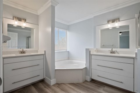 Купить виллу или дом в Майами, Флорида 4 спальни, 228.26м2, № 1825544 - фото 17